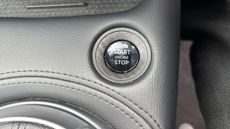 Nissan Juke 1.0 DiG-T N-Connecta 5dr Petrol Hatchback